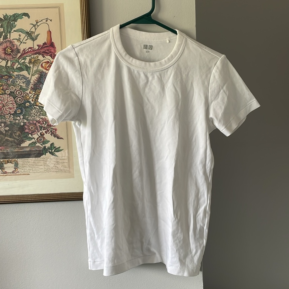 💌 UNIQLO white tshirt (100% cotton)
